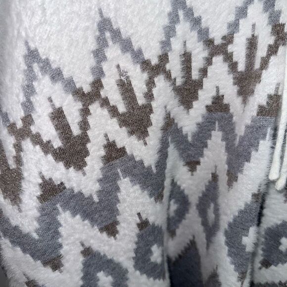 rachel zoe white and gray fuzzy sweater pull over - new with tags - Picture 7 of 9